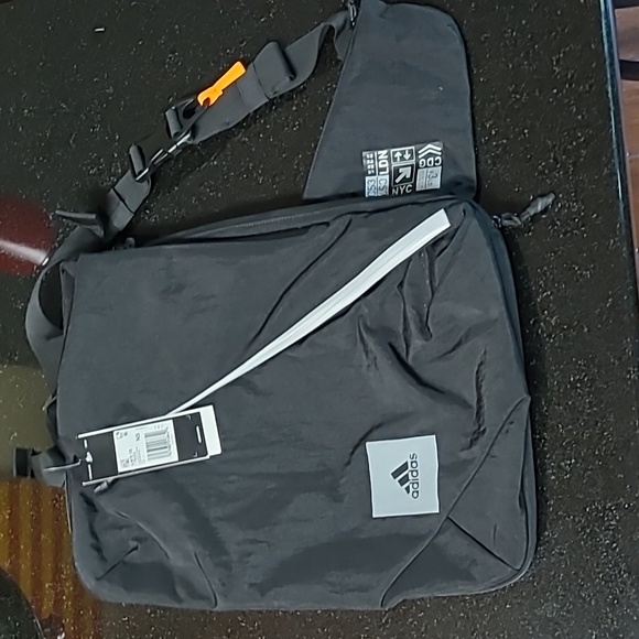 Adidas Unisex Sling Laptop Bag - Picture 4 of 15